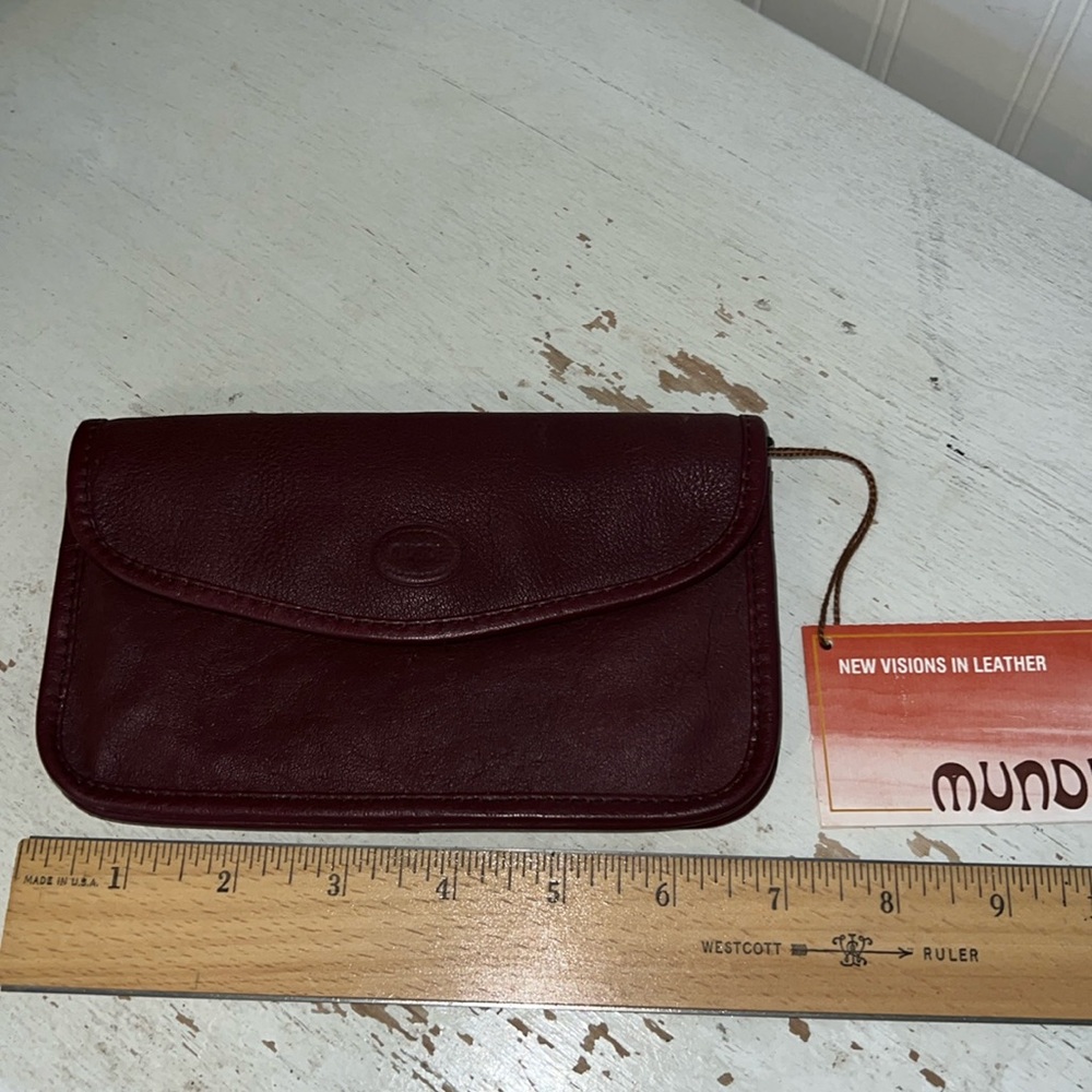 NWT Mundi Nappa cowhide wallet
